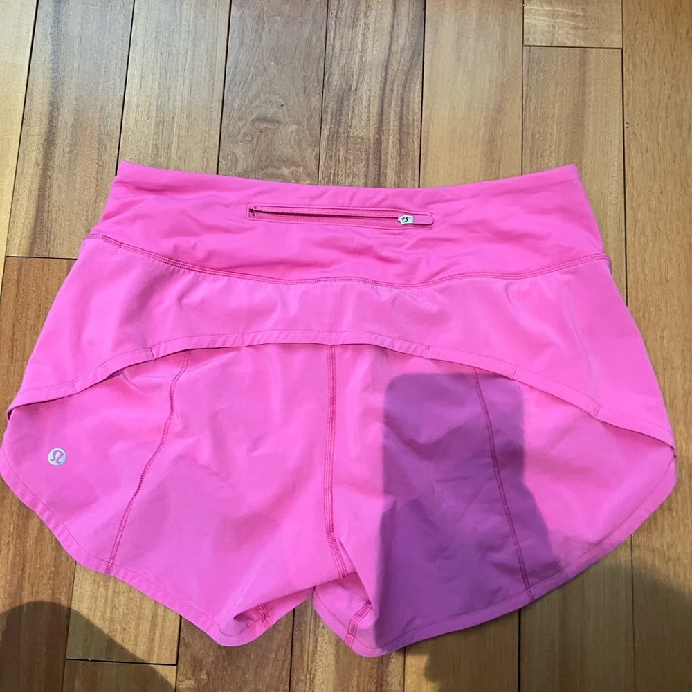 Like new lululemon athletica sonic Pink size 6 Shorts